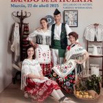 Fotografía de familia con trajes típicos de Murcia, capturando la tradición y el espíritu festivo del Bando de la Huerta.