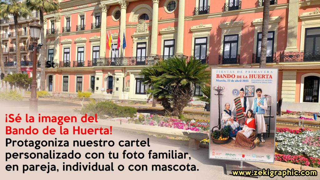 Imagen de portada: Cartel anunciando sesiones de fotos del Bando de la Huerta 2025 en Murcia, con fotografías de una familia luciendo trajes típicos murcianos.